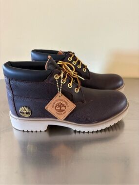 Timberland Dark Brown Leather Chukka Boots with Tan Accents